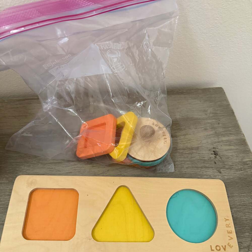 Lovevery Geo Shapes Wooden Puzzle The Realist Play Kit